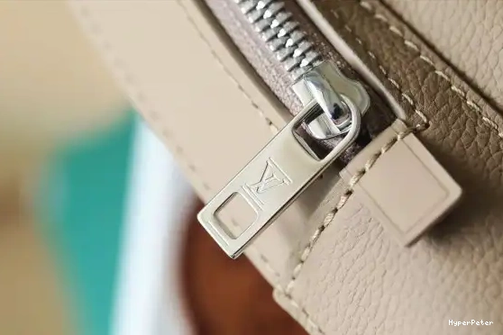 LOUIS VUITTON Pilot Slingbag 0613